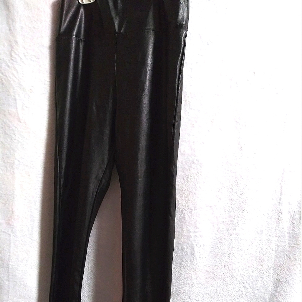 Black faux leather leggings/ skinny pants by "Popular 21." - Picture 1 of 5